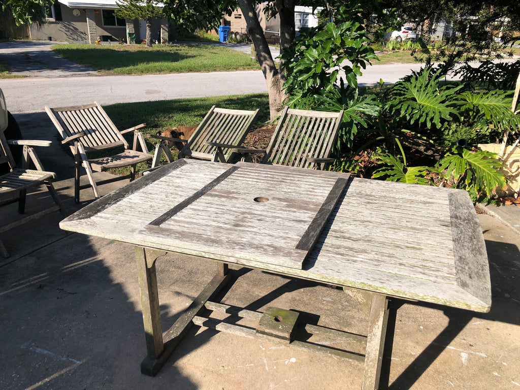 How to Clean Teak Outdoor Table